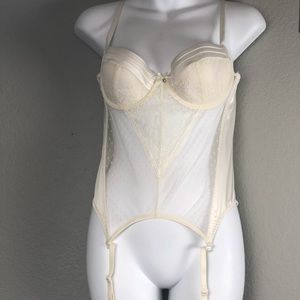 Gilligan & Omally Intimates White Corset size‎ M